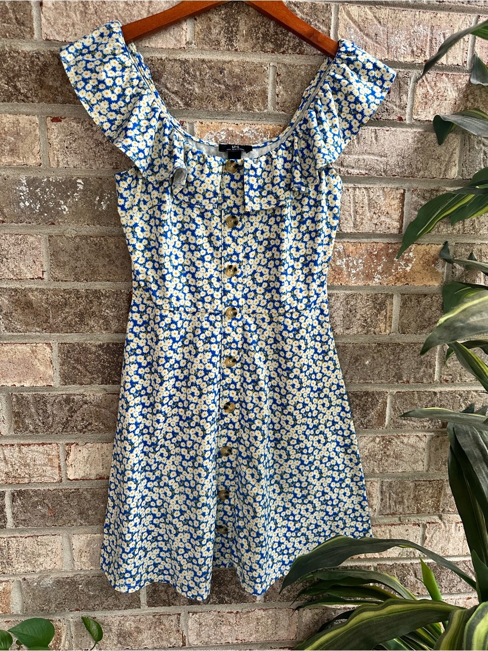 Vtg Daisy Floral Button Sundress. Flutter ruffleneck, sleeveless. Cottagecore